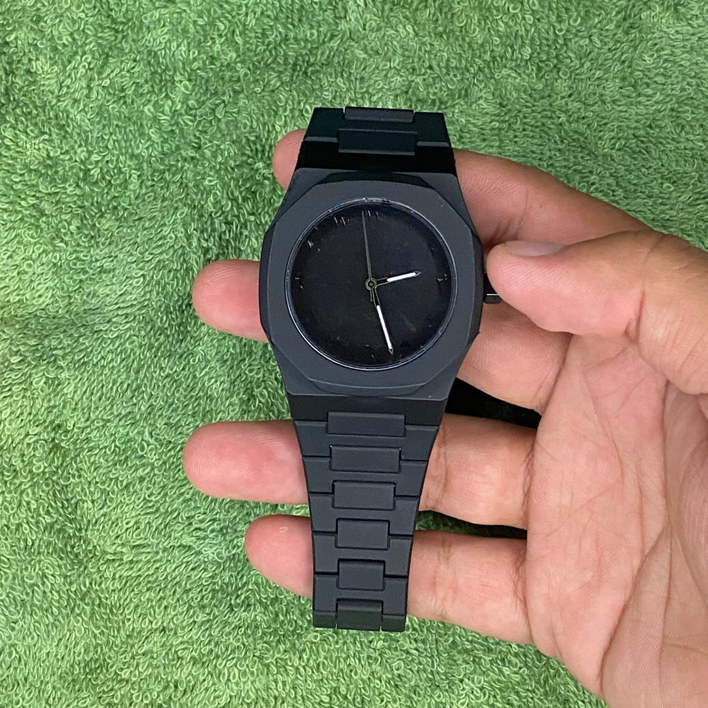 Orignal Black Arabic Aura Watch With Fiber Material